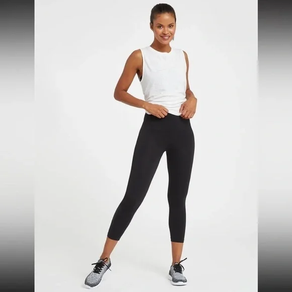 Spanx Look at Me Now Cropped Leggings in Very Black - Size 3X - New - Picture 3 of 10